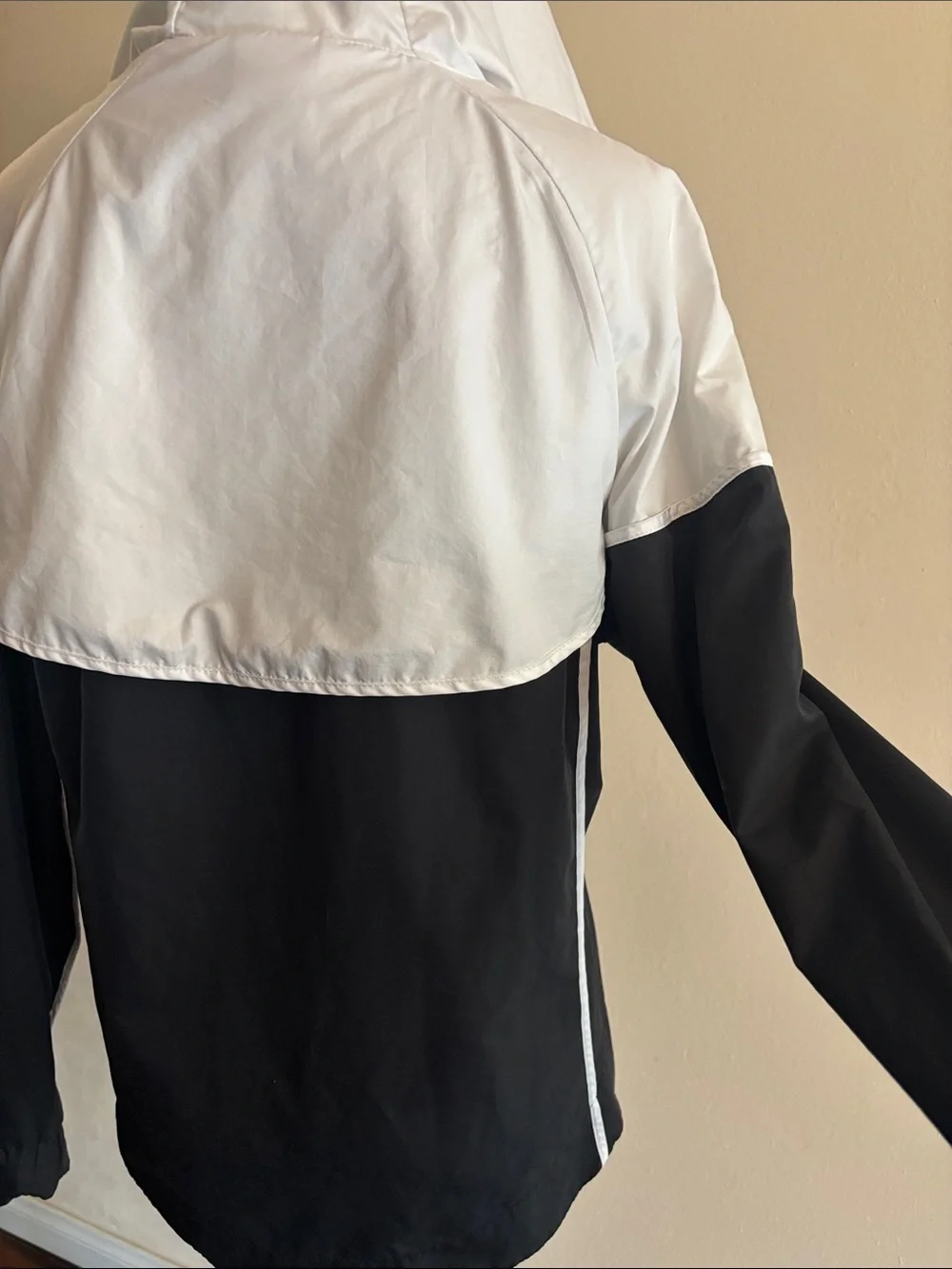 Nike Men's Black and White Hooded Windbreaker Jacket